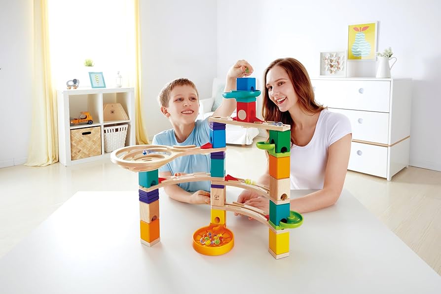 しまろんページ Amazon.com: Hape Quadrilla Cliffhanger Wooden Marble Run